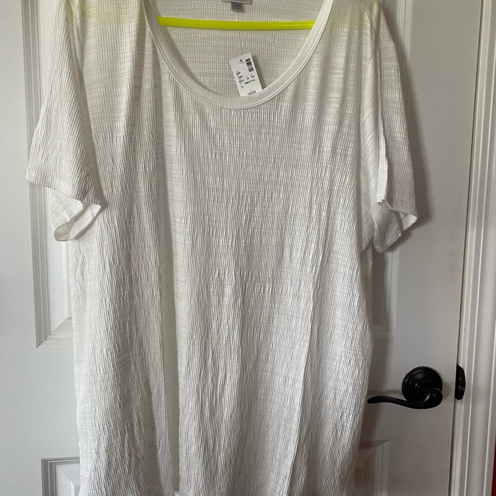 Avenue White Boxy Relaxed Short Sleeve Tee